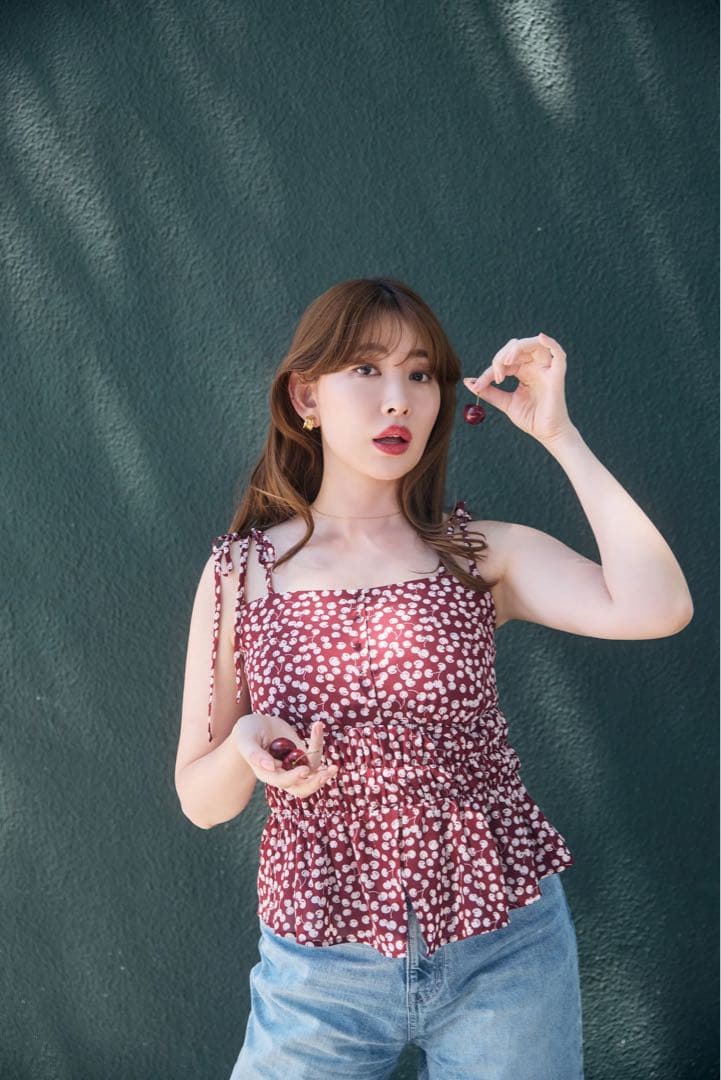 ルビー　herlipto Cherry Pattern Strap Top