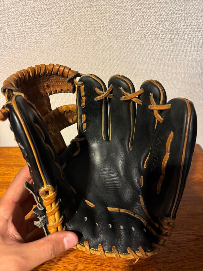 上本　グローブ