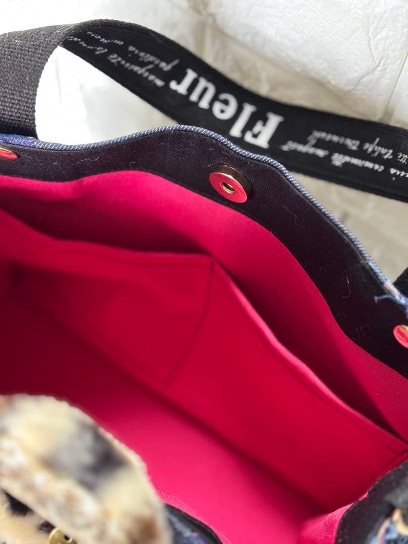 ゆ*ら様 コヤンイサムチョン　ハンドメイデニムトートバッグ　ヒョウ柄サンダーちゃ