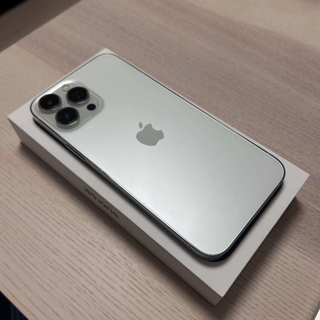 iPhone 13 Pro Max シルバー 256GB