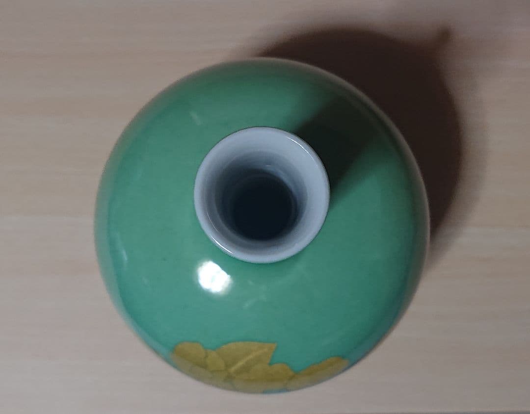 人間国宝 吉田美統　釉裏金彩椿文　九谷花生　高さ約20.7cm　(匿名配送)