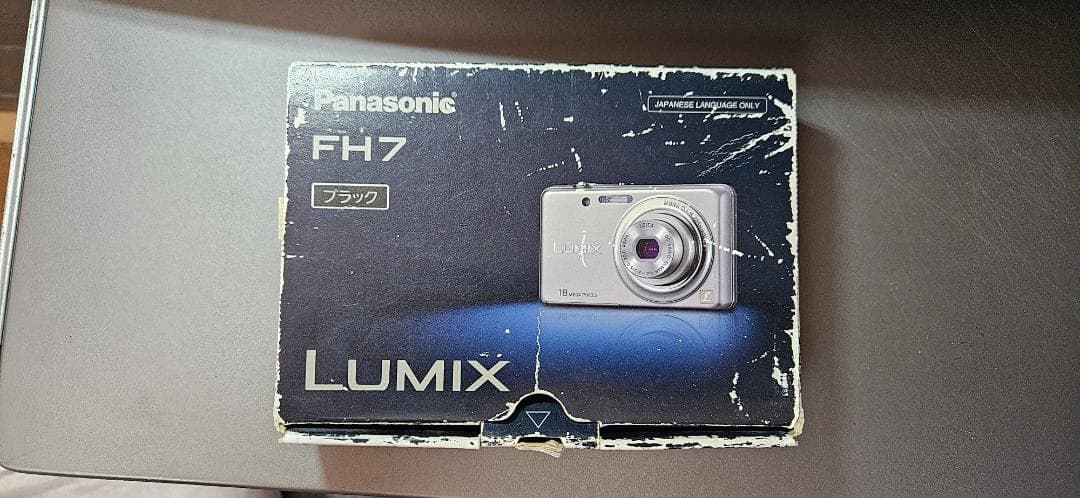 Panasonic DMC-FH7 コンパクトデジタルカメラ