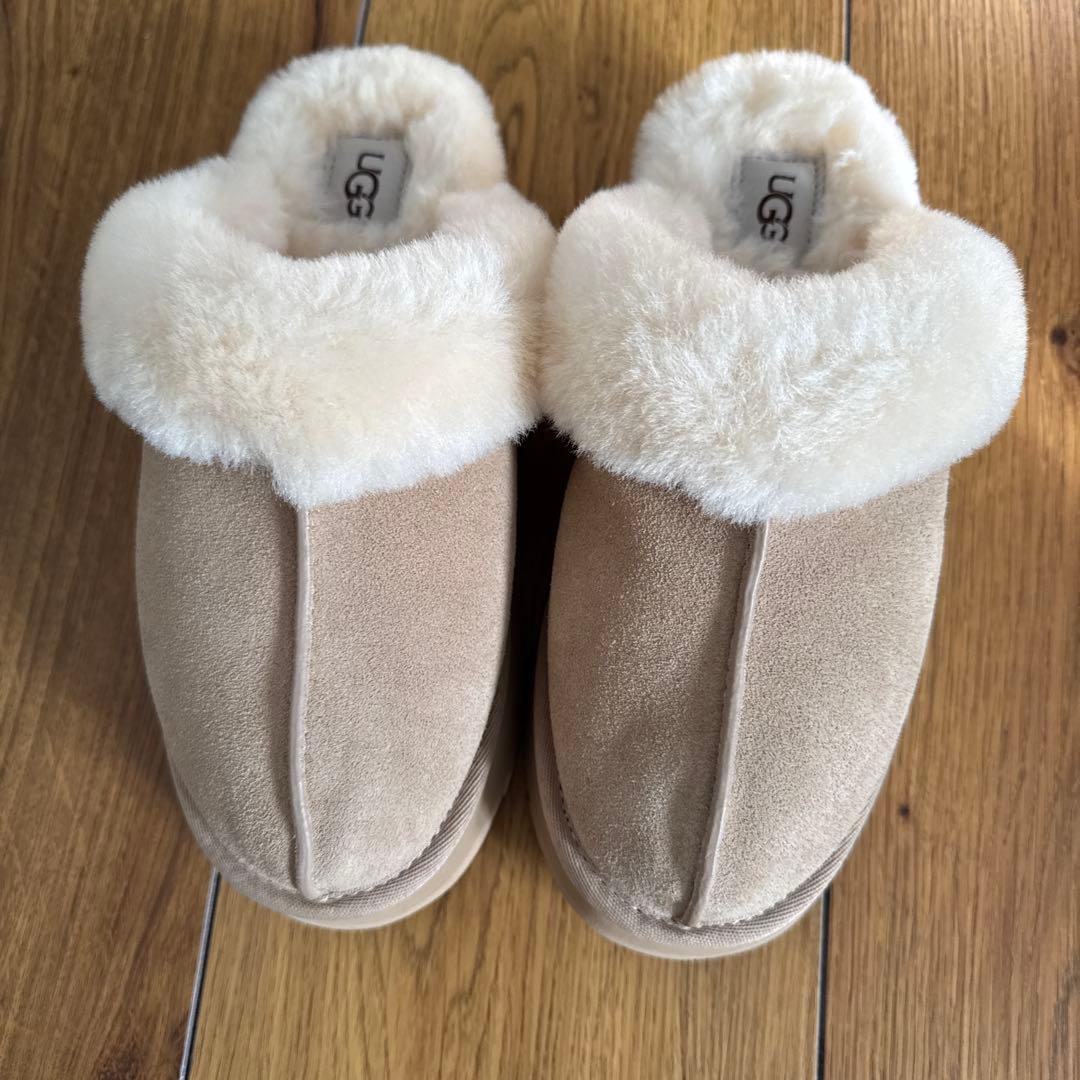 UGG DISQUETTE 厚底ムートンブーツ　ベージュ