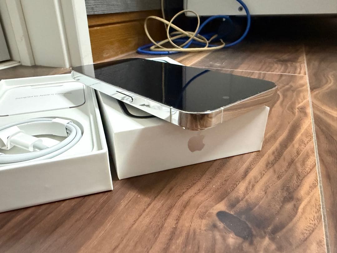 Apple iPhone 14 Pro シルバー 本体　512GB 箱付き