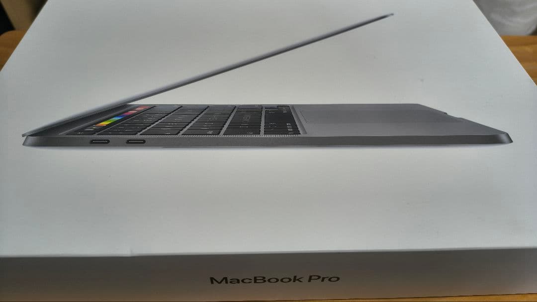 MacBook Pro 2020 13インチ 2.3 i7 16GB 512GB
