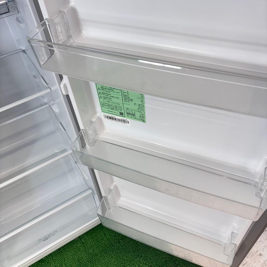 731 大人気　シルバー　冷蔵庫　小型　大型　一人暮らし　200L〜300L