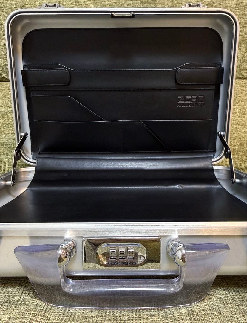 ZERO HALLIBURTON アタッシュ　クリアハンドル　CEM-PS