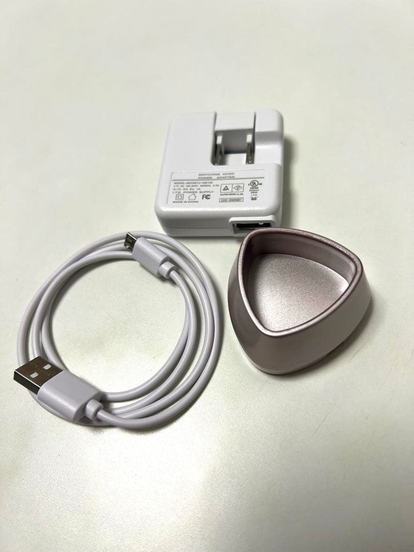 アクシージア目もと美顔器