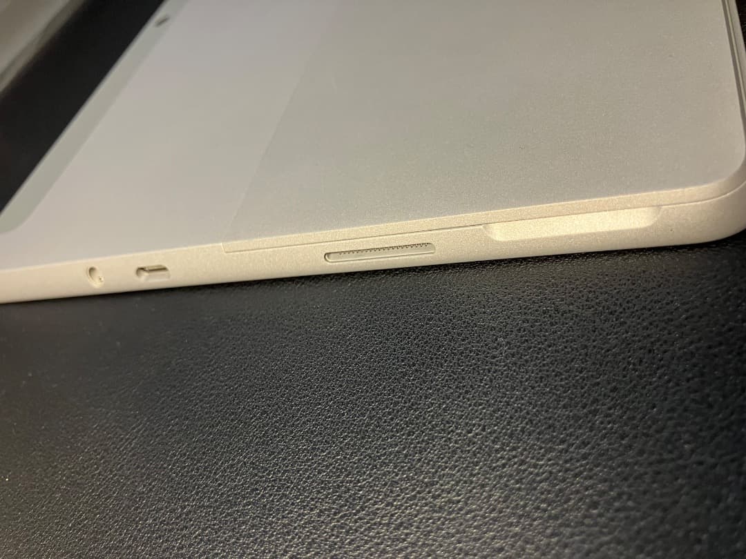 Microsoft Surface Go 3 本体