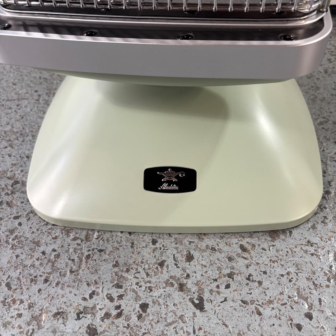 【美品2022年製】Aladdin 電気ストーブ 遠赤外線 グラファイトヒーター