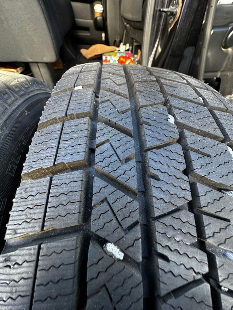 ち*ん様 ダンロップ スタッドレスタイヤ 4本セット