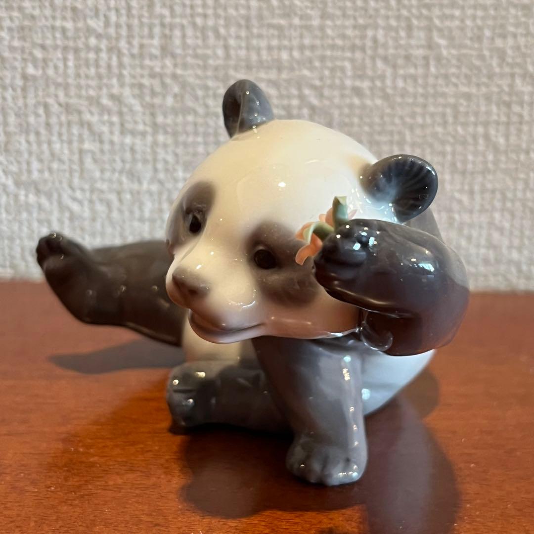 超美品　リヤドロ　パンダ　ピンクの花　フィギュリン　人形　陶器　置物　C