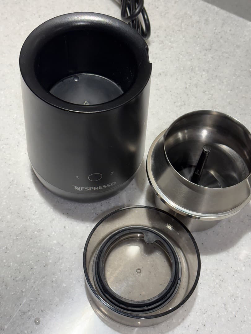 中古品　NESPRESSO　エアロチーノバリスタ