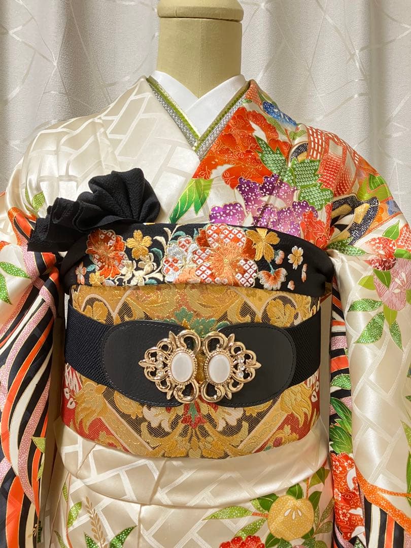 大特価SALE中☆豪華な振袖フルセット【9点】成人式★昭和柄★正絹