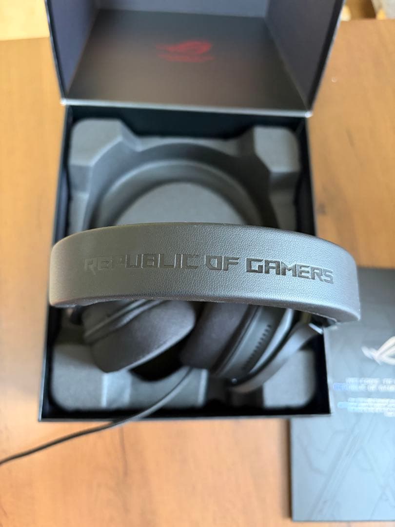 数回使用のみ！保証期限内ASUSエイスースゲーミングヘッドROGDELTAS