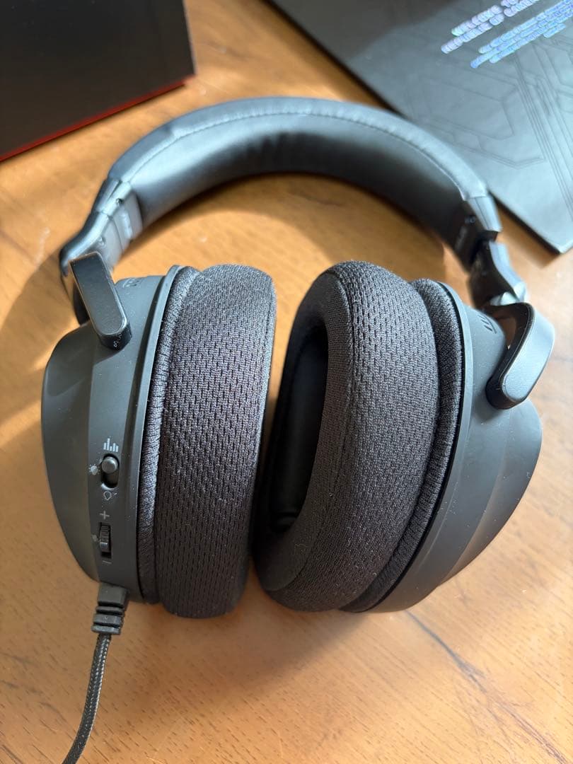 数回使用のみ！保証期限内ASUSエイスースゲーミングヘッドROGDELTAS