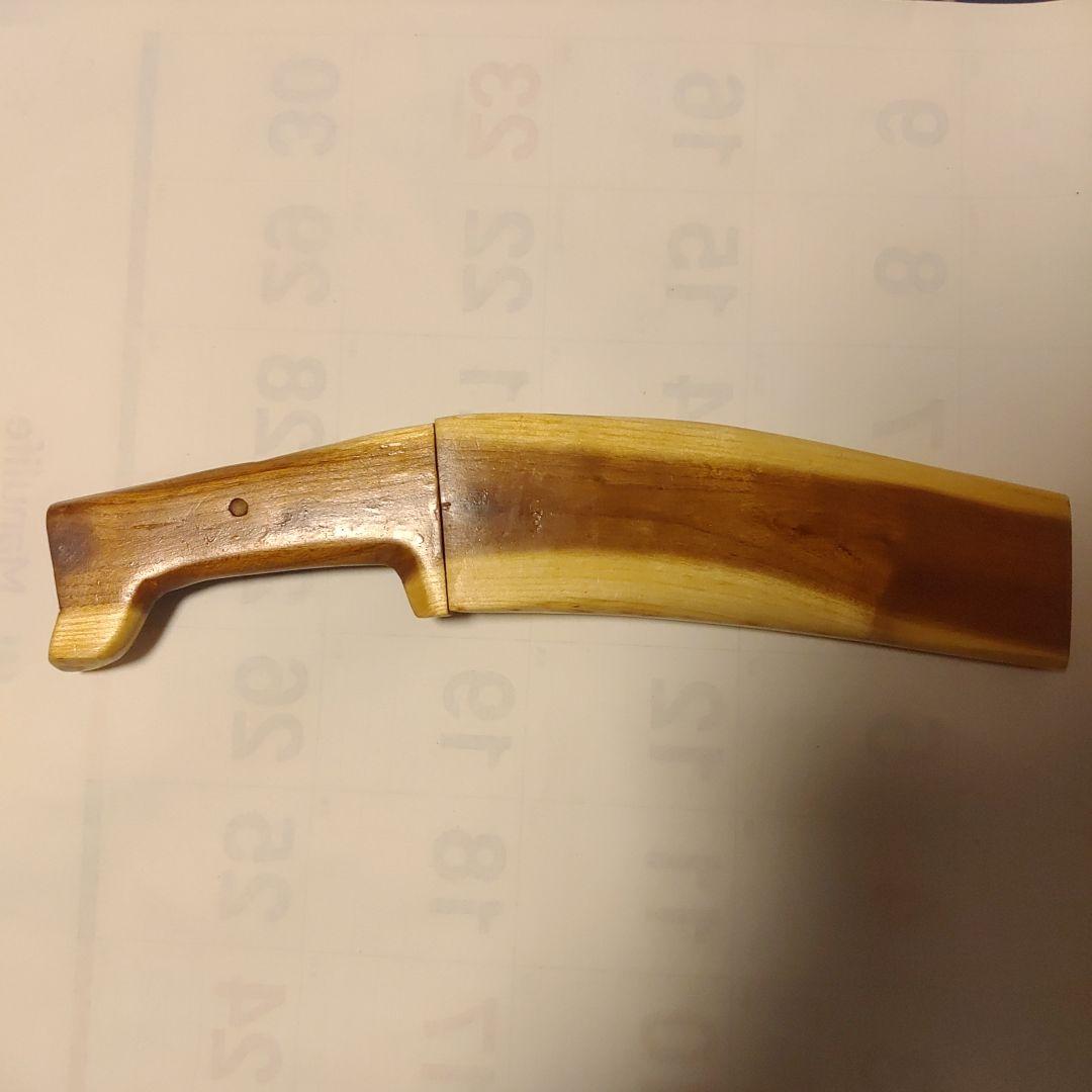 木製ハンドルの骨切り包丁