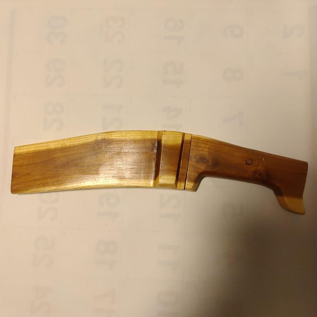 木製ハンドルの骨切り包丁