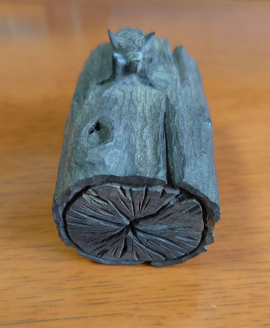 小玉治朗 「炭に鈴虫」黒柿 木彫香合 茶道具 共箱付き