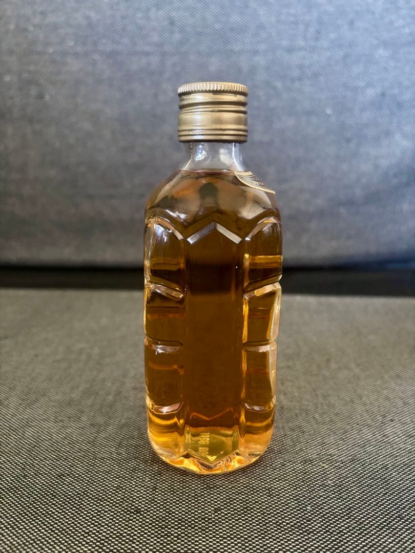 サントリー ウイスキー　特角 60th　180mlベビーボトル　未開封　響マーク