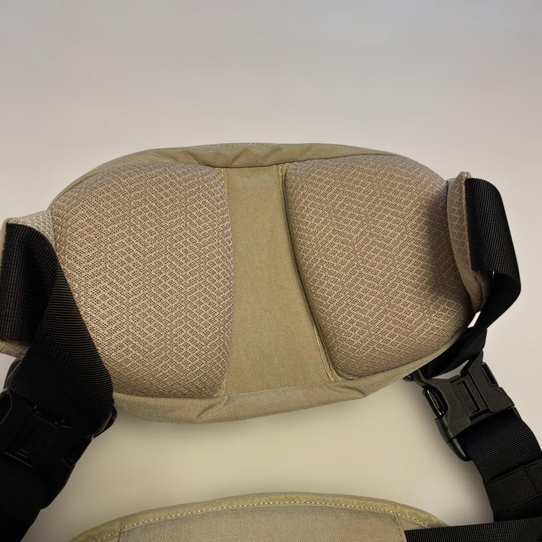 新型　改良版　ハグー Hugoo ヒップシート 抱っこ紐 　ベージュ