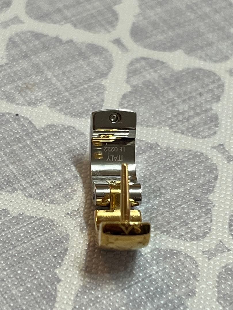 美品　LOUIS VUITTON ブックドレイユ・ナノグラム ピアス 片方