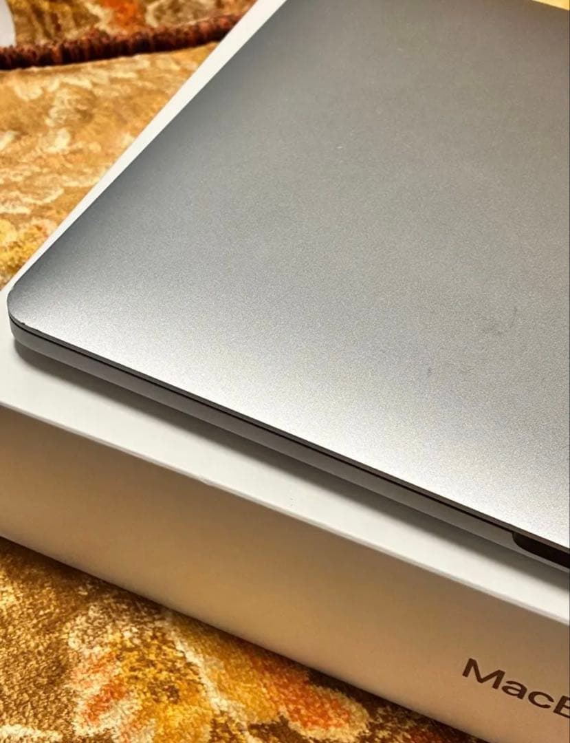 Apple MacBook Pro 2022 13インチ 8GB