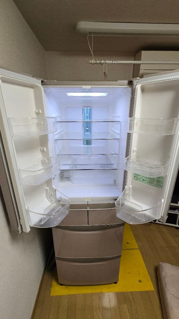 フレンチドアを採用した日立の大型冷蔵庫