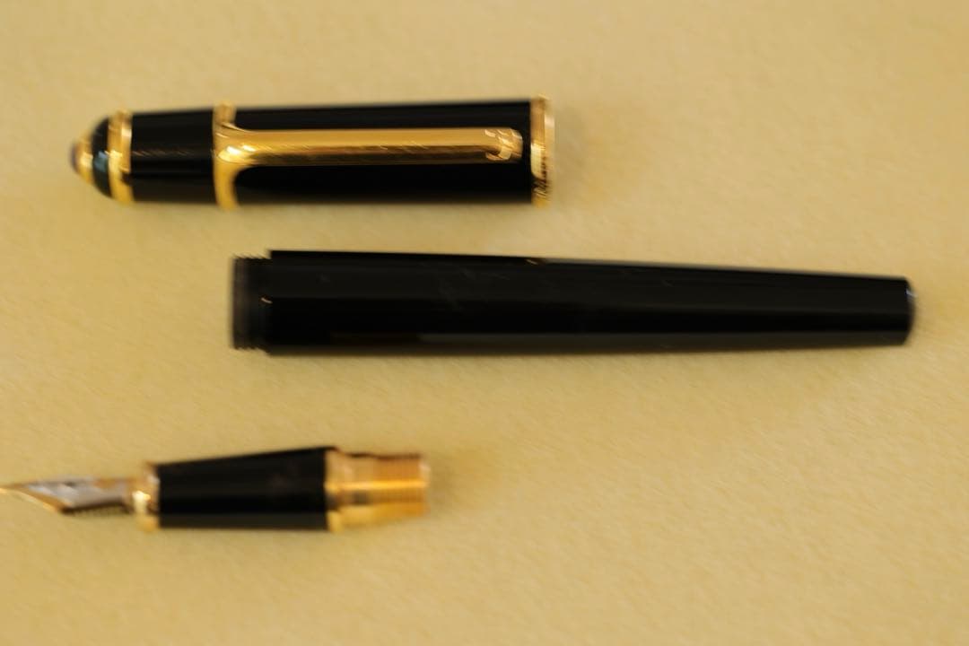 Cartier ディアボロ万年筆 黒 ゴールド仕上げ