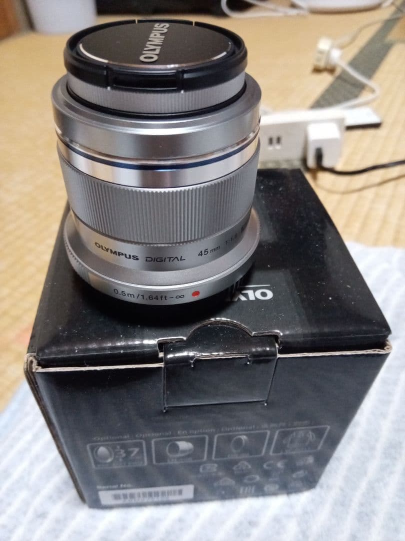 OLYMPUS M.ZUIKO DIGITAL 45mm フード、プロテクター