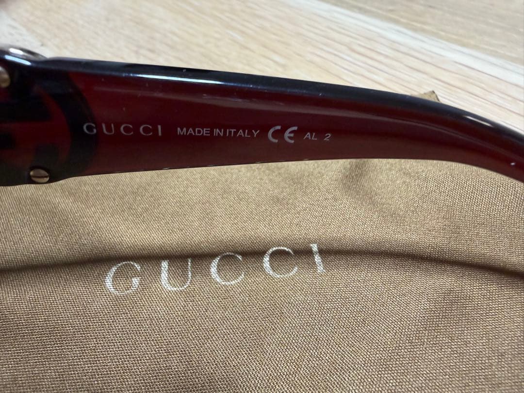 GUCCI ダークレッド ラウンド型サングラス