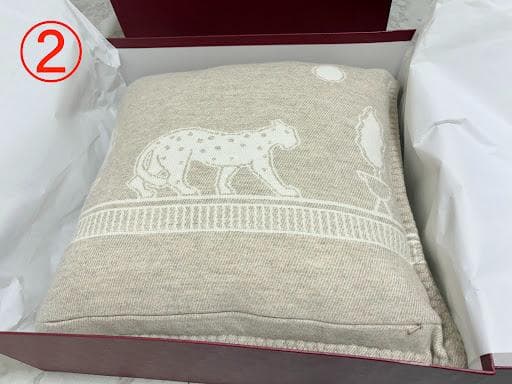 【未使用・箱付き】Cartier クッション 2個セット