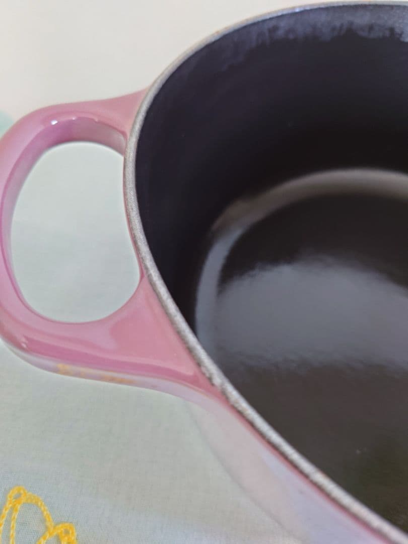 【希少色】ル・クルーゼ　ココット・ロンド　24 cm　フィグ　ホーロー鍋