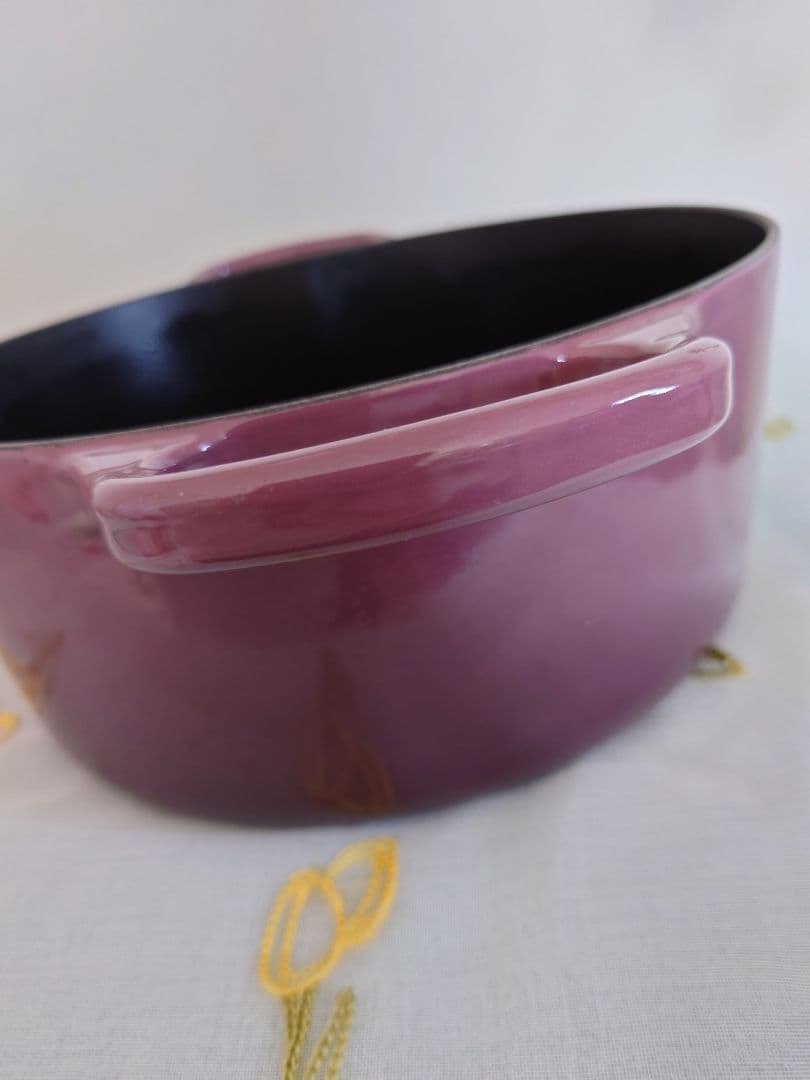 【希少色】ル・クルーゼ　ココット・ロンド　24 cm　フィグ　ホーロー鍋