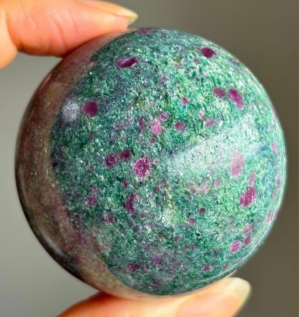 高品質　ルビーインフックサイト　カイヤナイト　スフィア　天然石　キラキラ