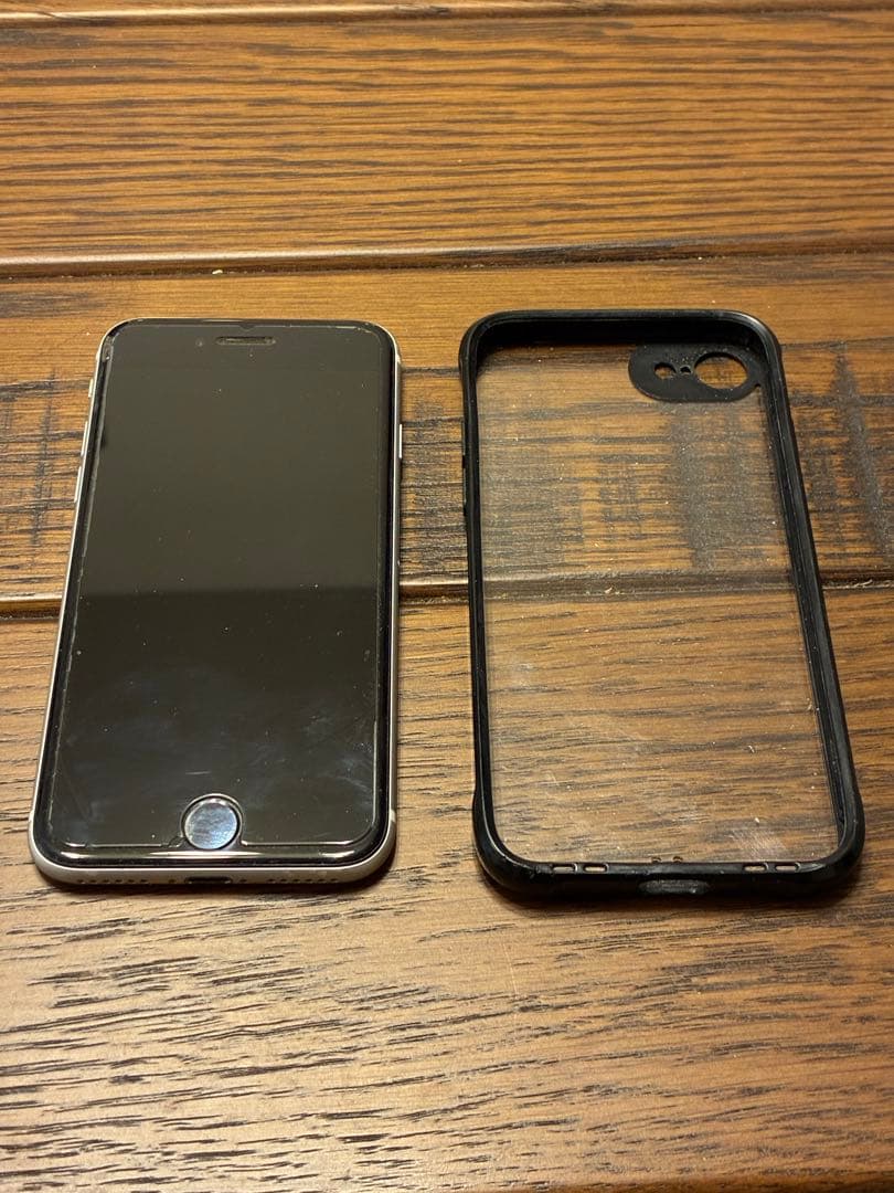 iPhone SE2 本体 美品 カバー&ゴリラガラス付