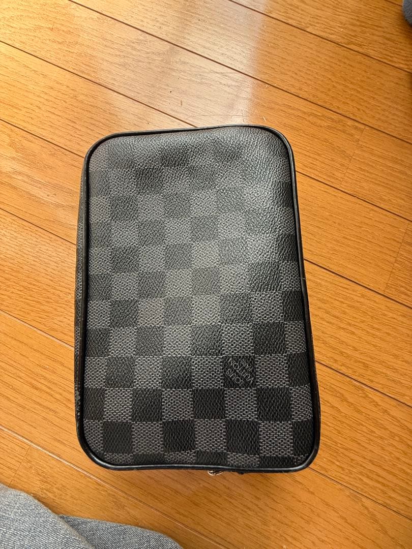 Louis Vuitton 黒 レザー クラッチバッグ