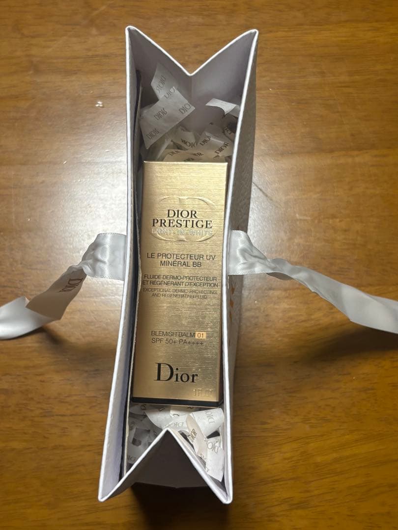 【新品未使用】Diorプレステージ ホワイトルプロテクター UV ミネラルBB