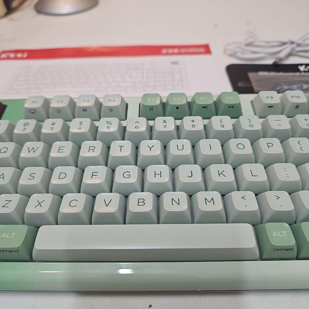 【美品】Kzzi Z98 メカニカルキーボード 抹茶グリーン ガスケット搭載