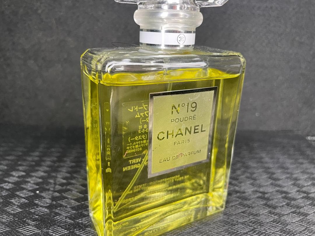 CHANEL シャネル NO19 プードレ オードゥ パルファム100ml