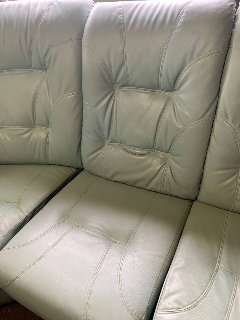 ♦️IKEAコーナーソファ　丸テーブル