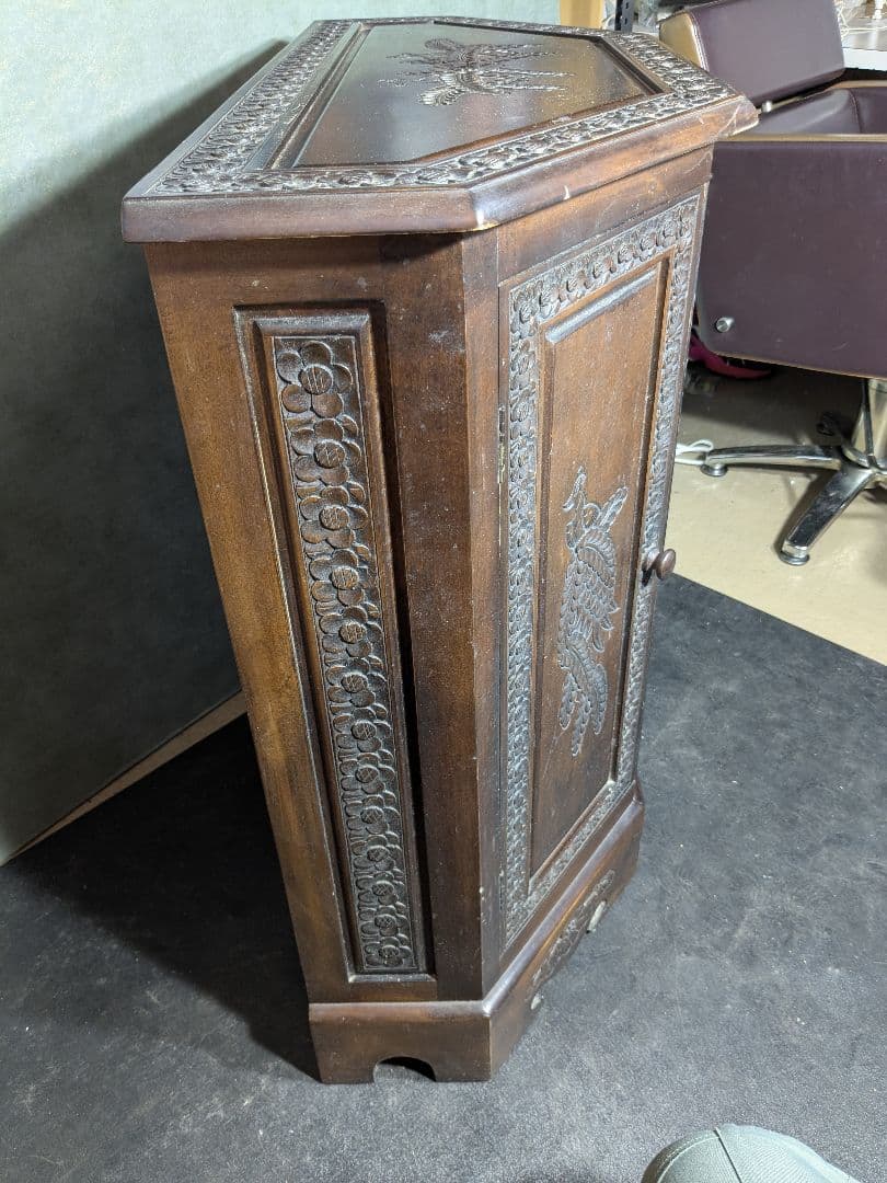 (S) 木彫刻　引き出し　4段　アンティーク　レトロ