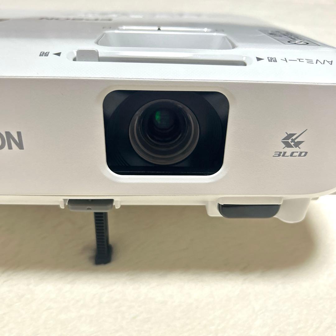 【美品】　エプソン ビジネスプロジェクター EB-S05 ランプ点灯時間　32H