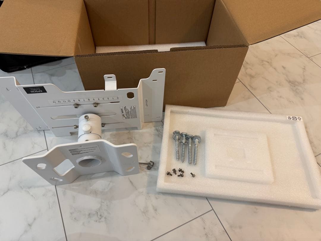 激安！エプソン ホームプロジェクター EH-TW7100 天井取付純正金具付