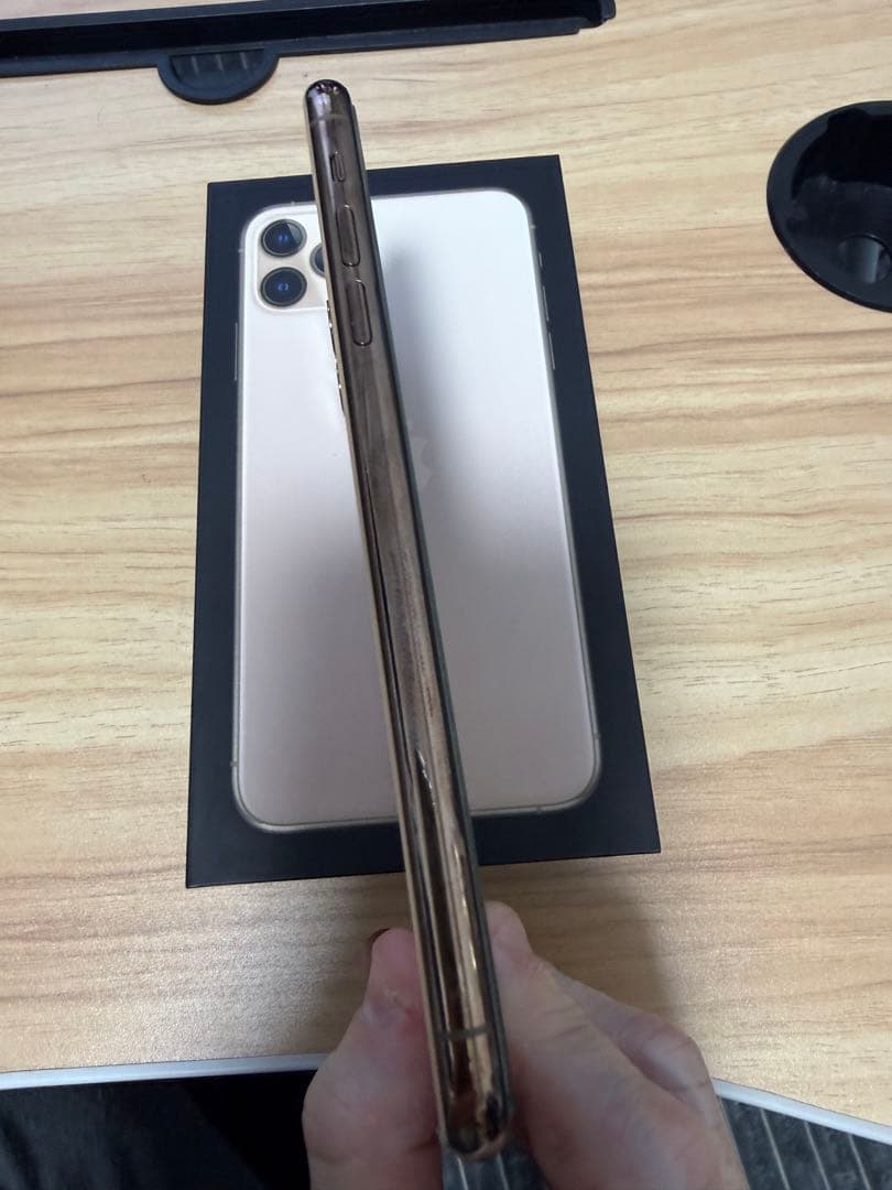 iPhone 11 Pro Max 64GB（ゴールド）中古