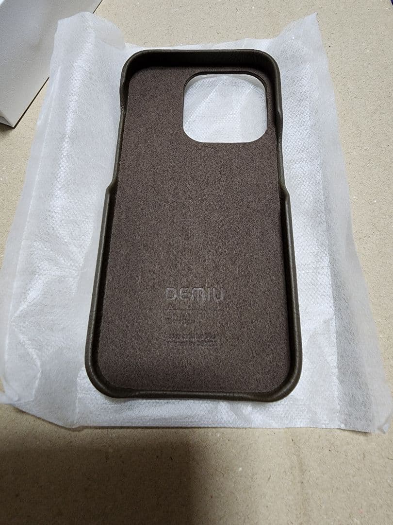 DEMIU iPhone15Pro ケース BALON UN エトープ