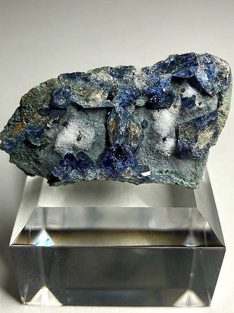 【GW限定値下げ】 ベニトアイト ネプチュナイト ジョアキナイト 母岩付き