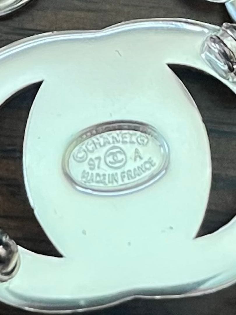 CHANEL ブローチ ビンテージ　シルバーカラー ココマーク ラウンド