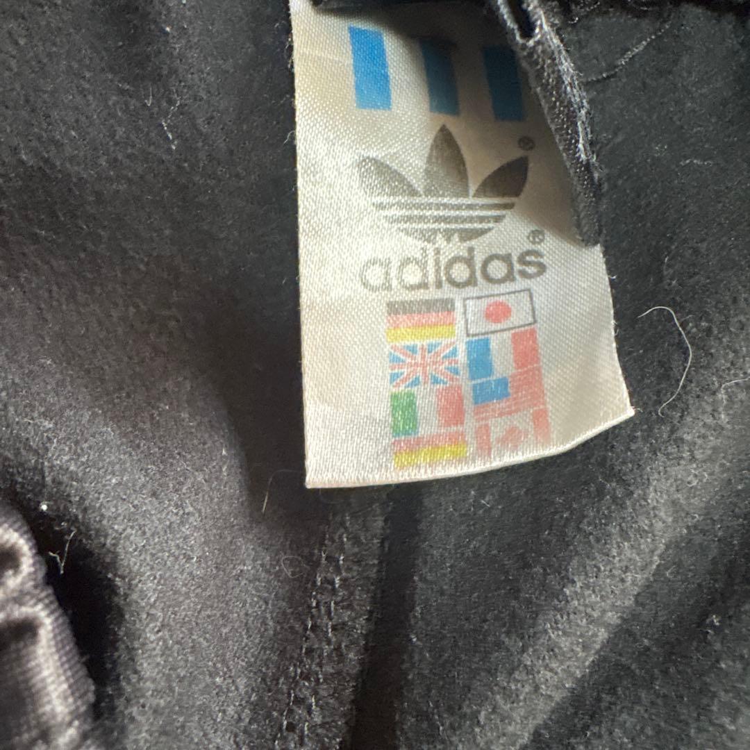 adidas ストライプ ジャージ　トラックパンツ 黒