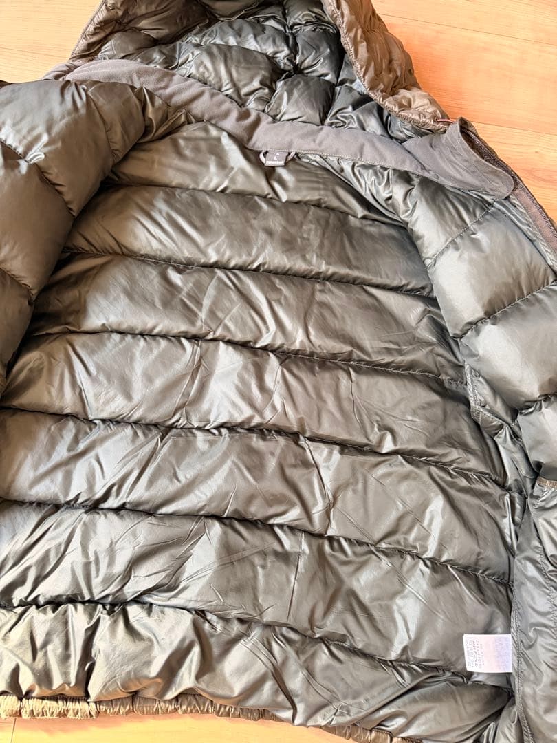 モンベル　ライトアルパインダウンパーカ　オリーブ